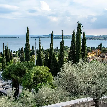 Lory's House - Happy Apartment Gardone Riviera