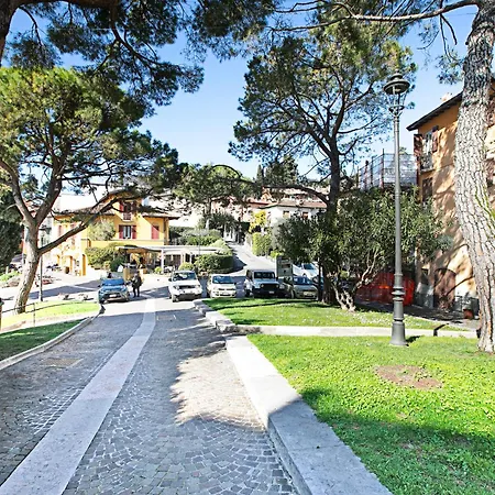 Lory-cosy Gardone Old Town&vittoriale - Happy *